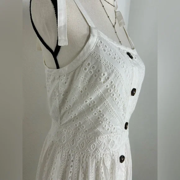ADELYN RAE White JANELLA Eyelet Maxi Dress Size M BUTTON DOWN - Picture 3 of 12